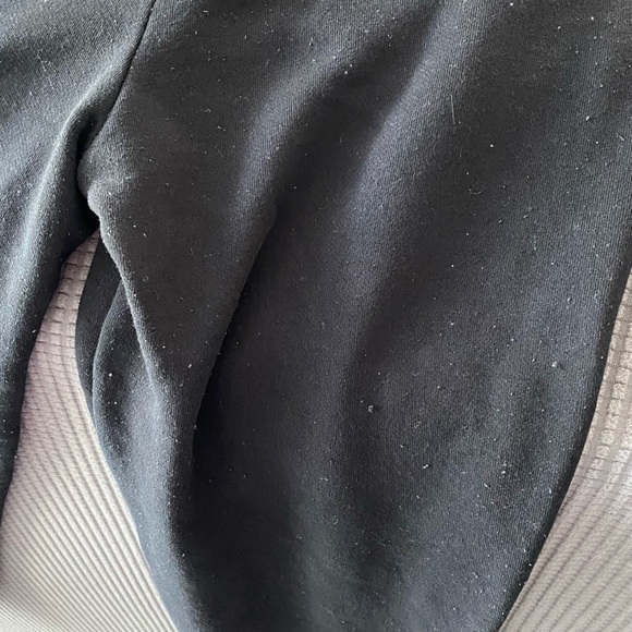 ALO Yoga Black Joggers - Picture 11 of 11